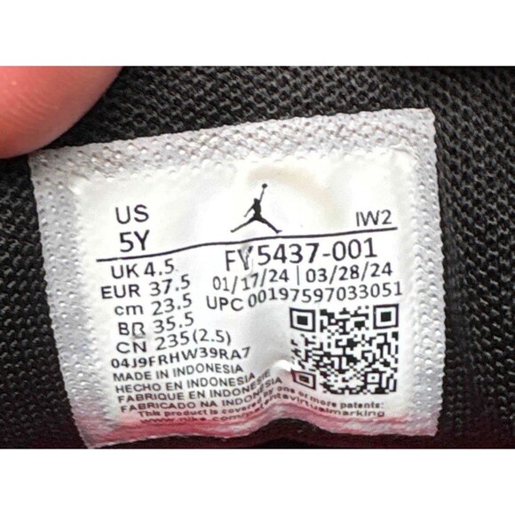 Nike Air Jordan 3 Retro Black Hyper Jade Red Size 5 Youth (Size 6.5 Women's) - Picture 6 of 8